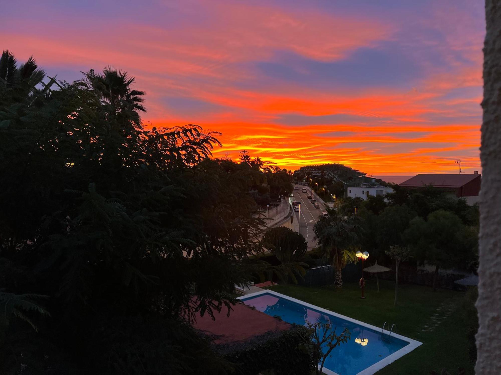 Beachside 4-Bedroom With Pool Alicante Bagian luar foto